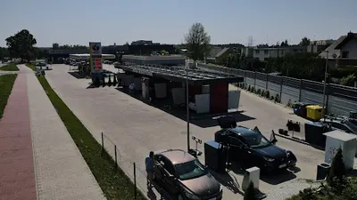 Bezdotykowa myjnia samochodowa